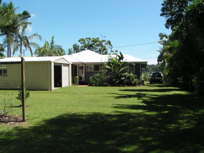 34 The Esplanade, Karragarra Island QLD 4184
