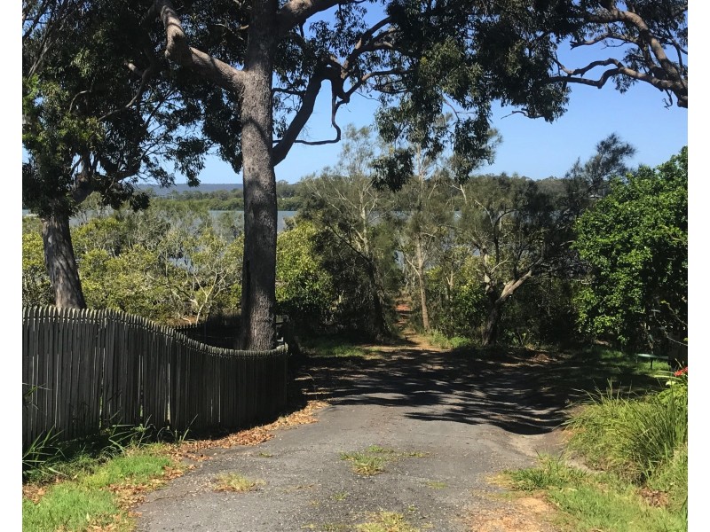17 Jan Street, Macleay Island QLD 4184