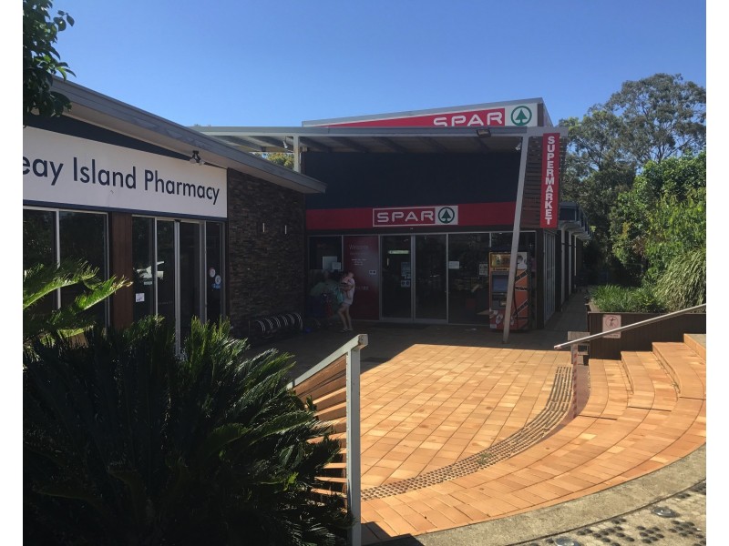 7 Michael Street, Macleay Island QLD 4184