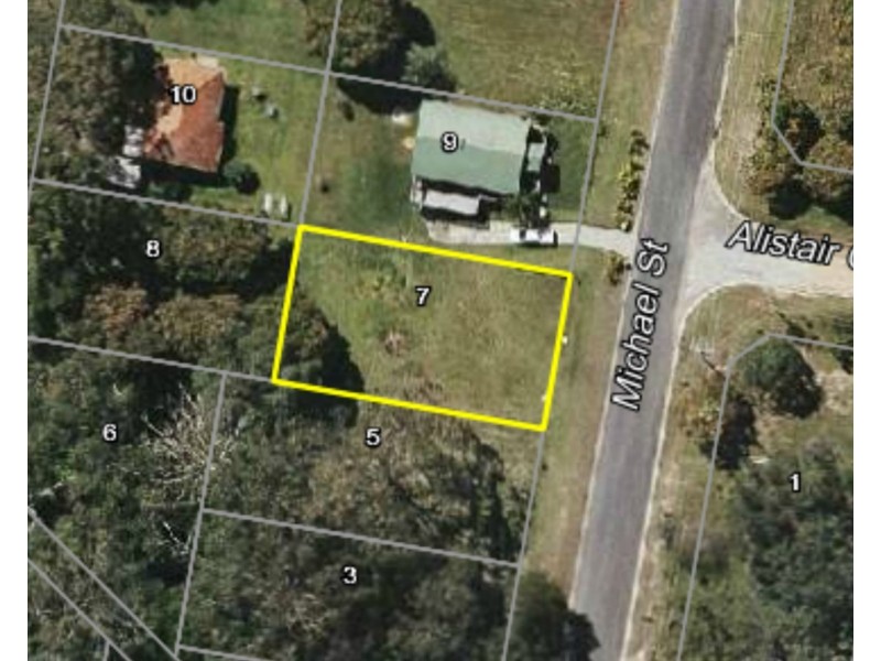 7 Michael Street, Macleay Island QLD 4184