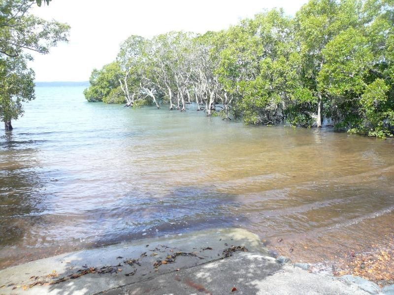 35-37 Calm Waters Crescent, Macleay Island QLD 4184
