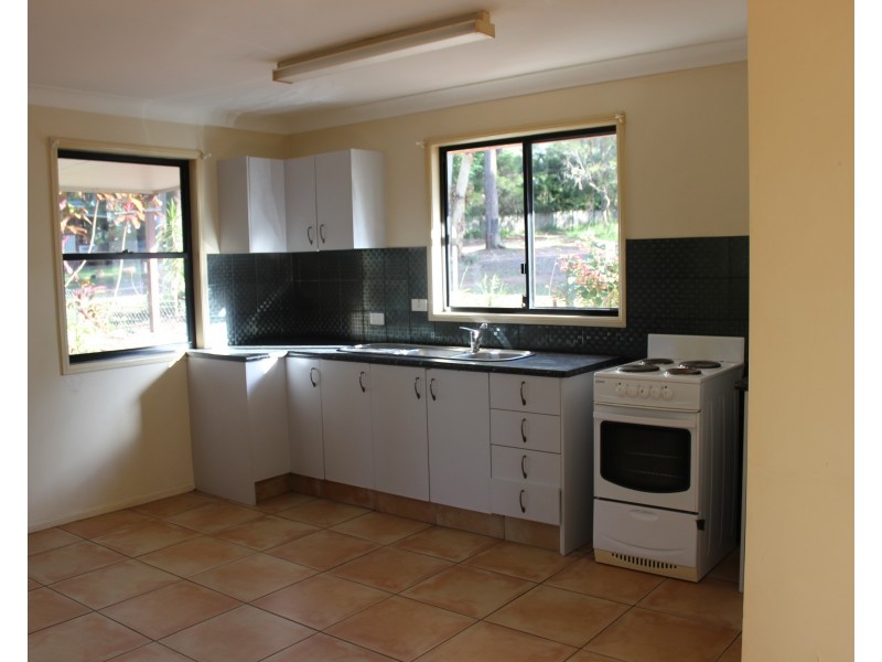 17 Allambie Street, Macleay Island QLD 4184