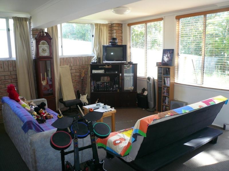 13 Michael Street, Macleay Island QLD 4184