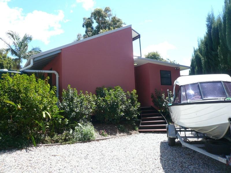 5 Wake Street, Macleay Island QLD 4184