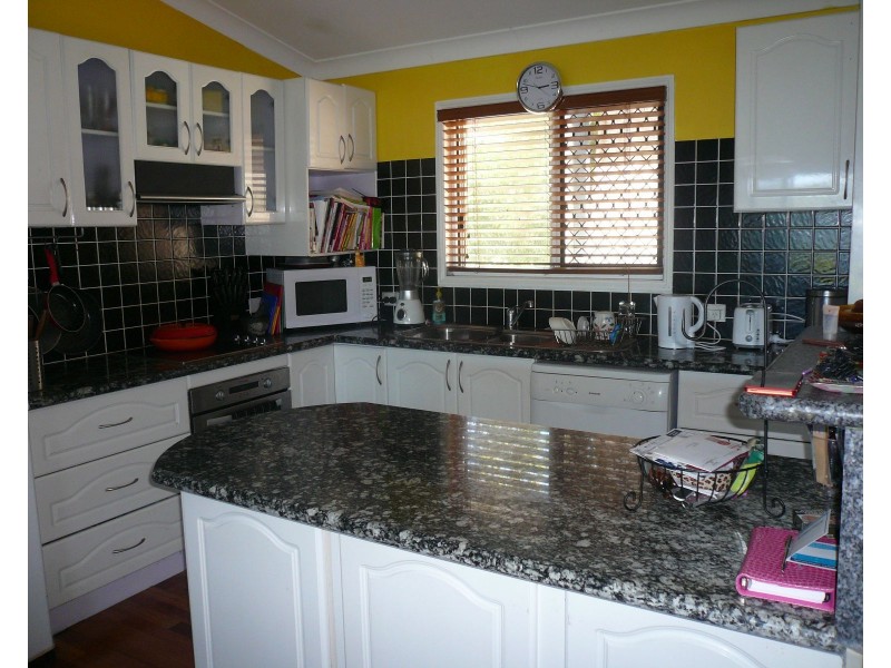 10 Kilto Lane, Macleay Island QLD 4184