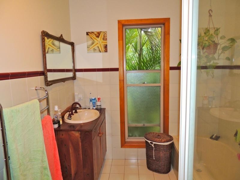 21 Mawarra Street, Macleay Island QLD 4184