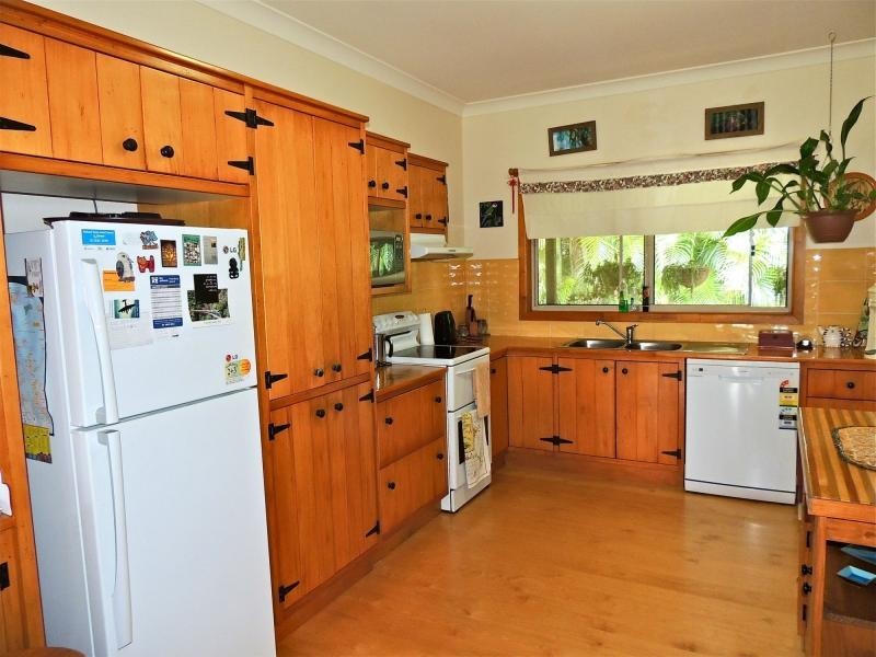 21 Mawarra Street, Macleay Island QLD 4184