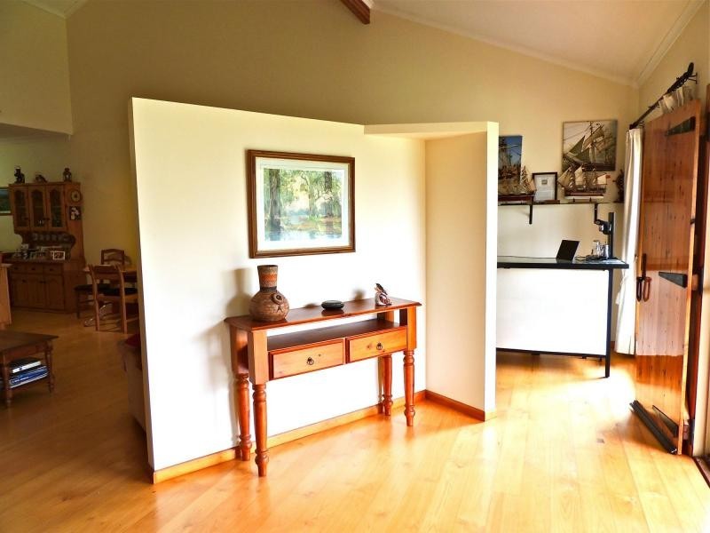 21 Mawarra Street, Macleay Island QLD 4184
