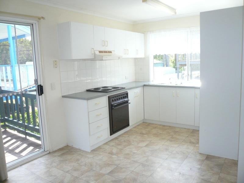 3 Percival Street, Macleay Island QLD 4184