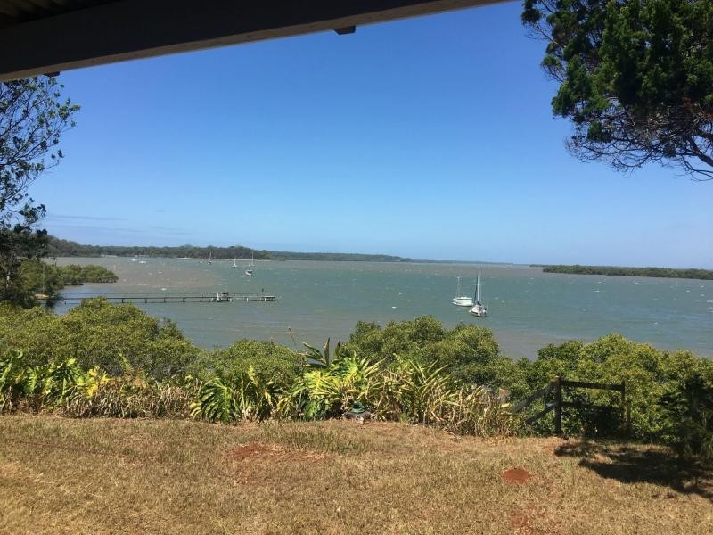112 Western Road, Macleay Island QLD 4184