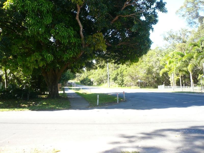 2 Hamilton Parade, Macleay Island QLD 4184