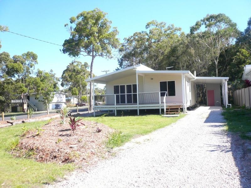 2 Dalpura Street, Macleay Island QLD 4184
