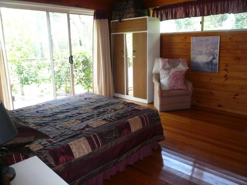 28 Blue Bay Crescent, Macleay Island QLD 4184