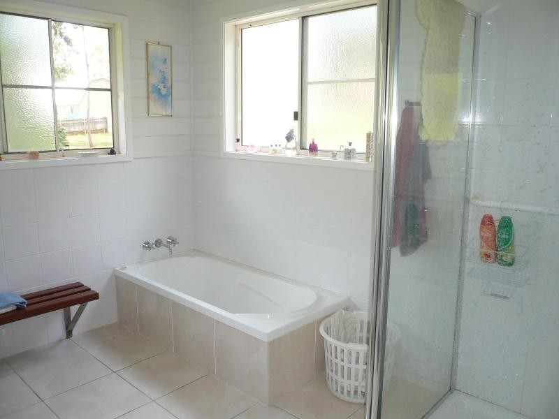 28 Blue Bay Crescent, Macleay Island QLD 4184