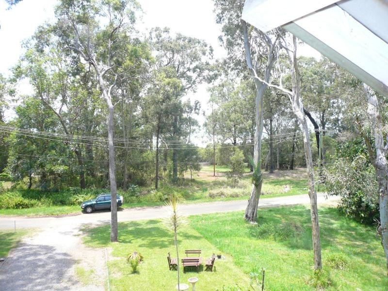 28 Blue Bay Crescent, Macleay Island QLD 4184