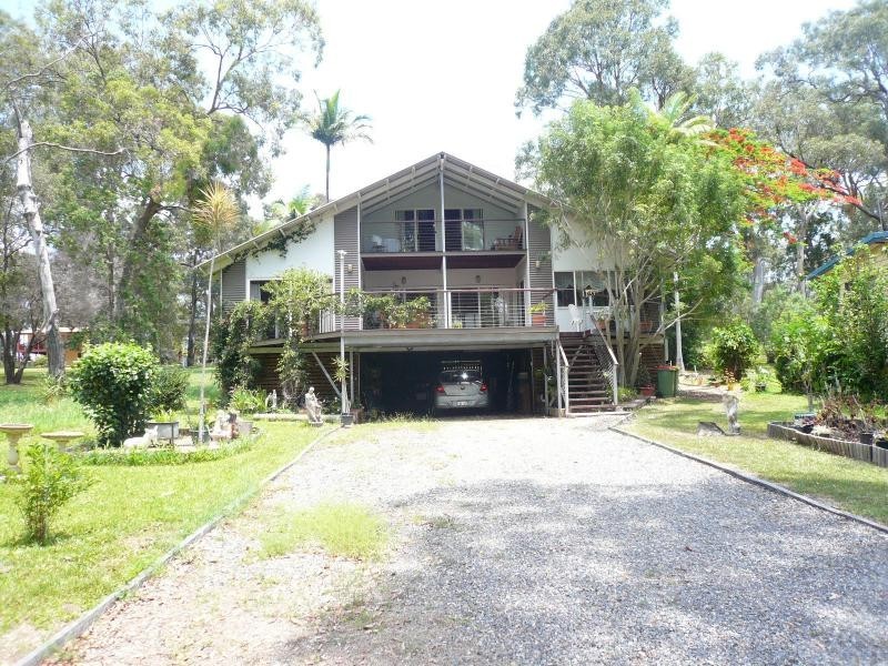 28 Blue Bay Crescent, Macleay Island QLD 4184