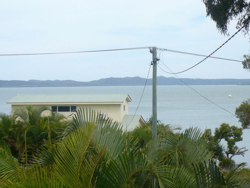 9 Coorong Street, Macleay Island QLD 4184