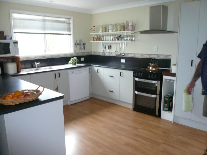 9 Coorong Street, Macleay Island QLD 4184