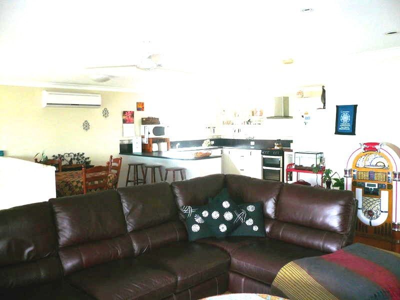 9 Coorong Street, Macleay Island QLD 4184