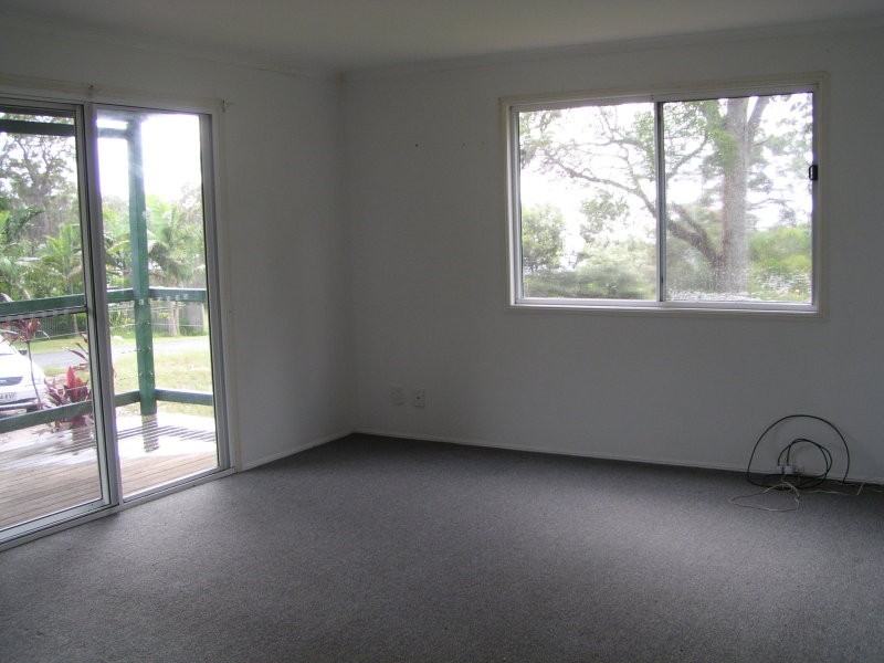 18 Kooberry Street, Macleay Island QLD 4184