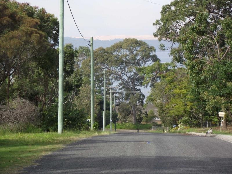 18 Kooberry Street, Macleay Island QLD 4184