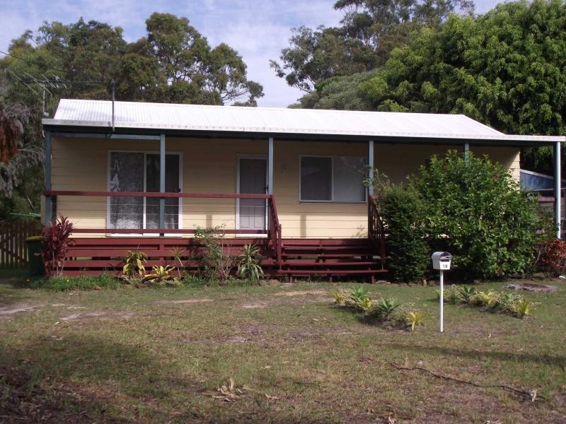 18 Kooberry Street, Macleay Island QLD 4184