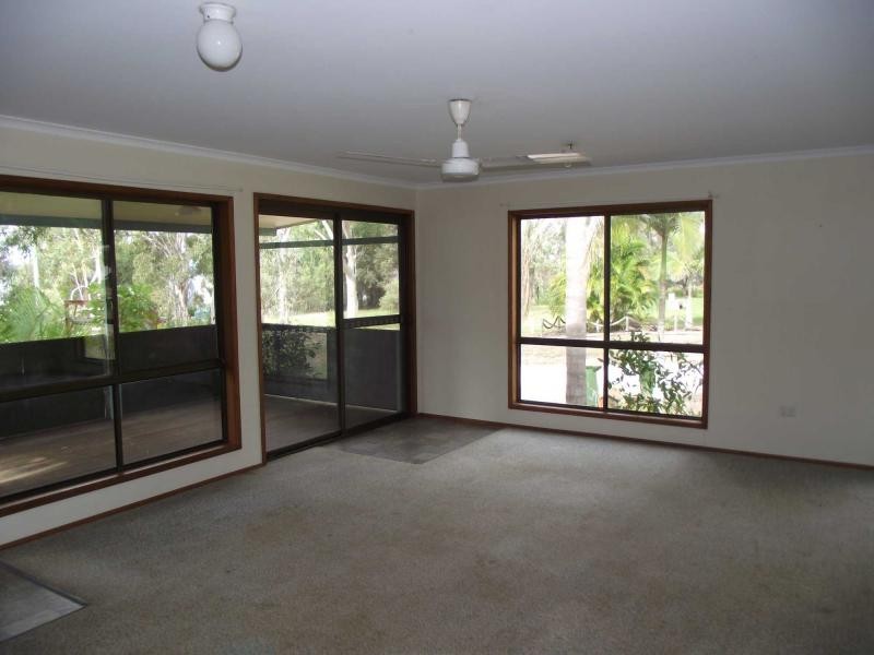 27 Cathy Street, Macleay Island QLD 4184