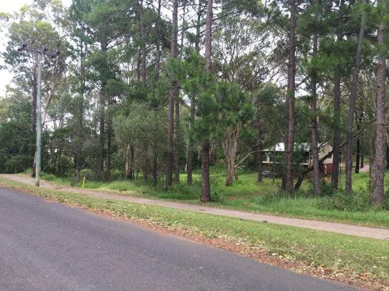 82 Lucas Drive, Lamb Island QLD 4184