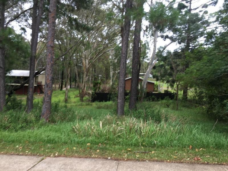82 Lucas Drive, Lamb Island QLD 4184
