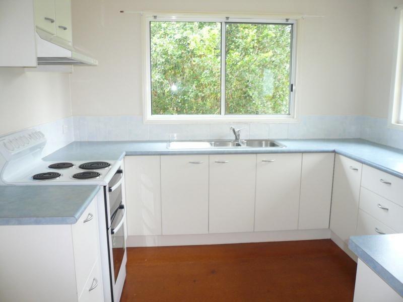 13 Benowa Street, Macleay Island QLD 4184