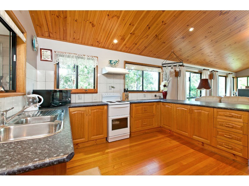 82 Treasure Island Avenue, Karragarra Island QLD 4184