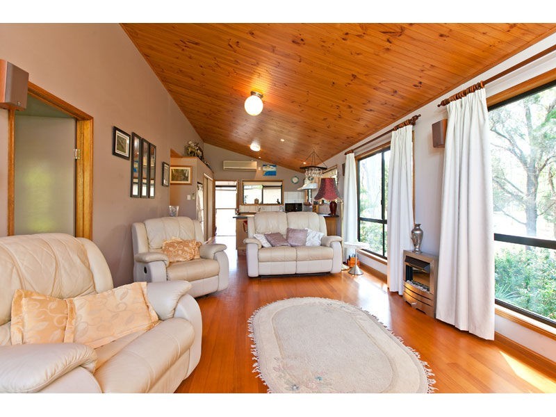 82 Treasure Island Avenue, Karragarra Island QLD 4184