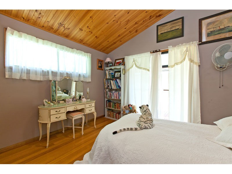 82 Treasure Island Avenue, Karragarra Island QLD 4184