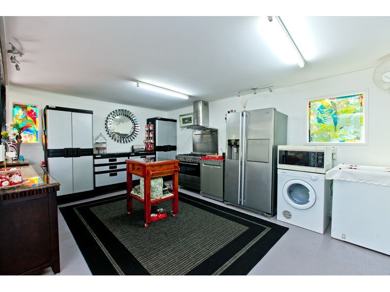 82 Treasure Island Avenue, Karragarra Island QLD 4184