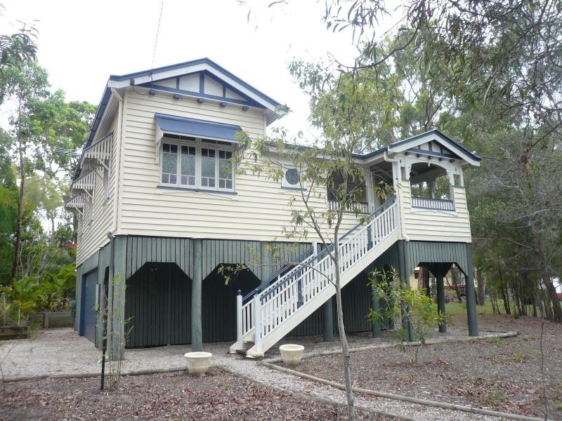 6 Blue Bay Crescent, Macleay Island QLD 4184