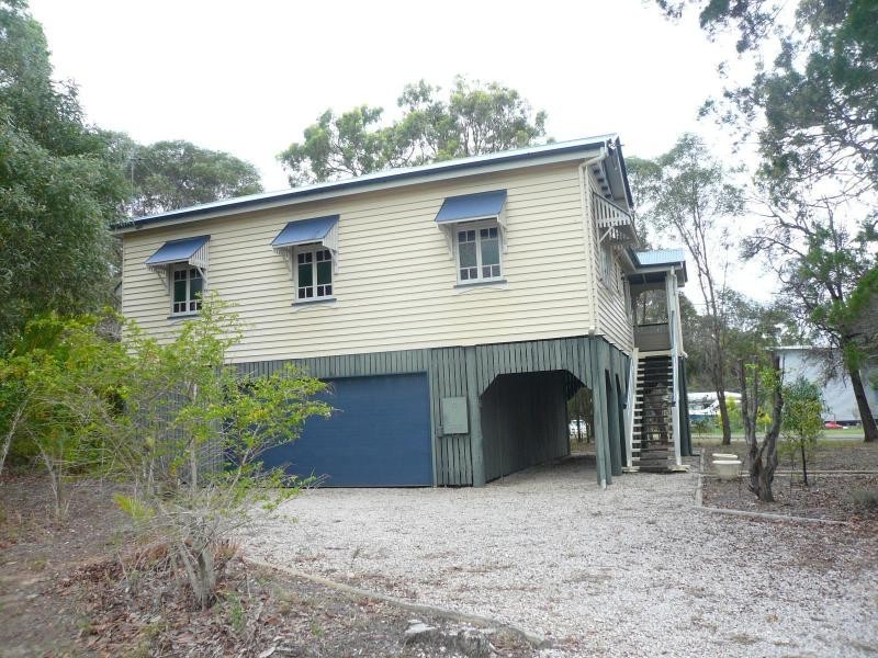 6 Blue Bay Crescent, Macleay Island QLD 4184