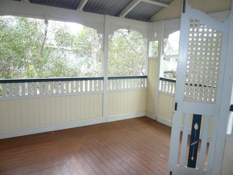 6 Blue Bay Crescent, Macleay Island QLD 4184
