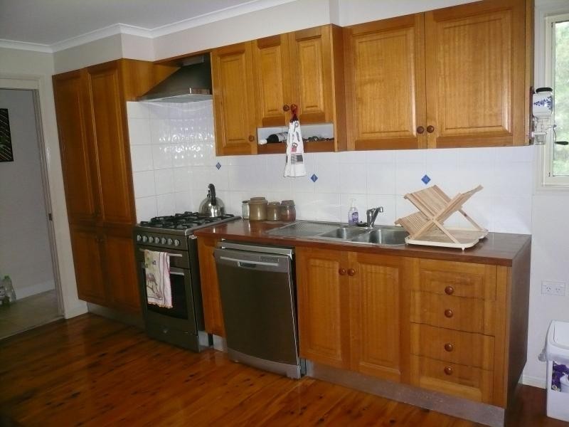 6 Kooberry Street, Macleay Island QLD 4184