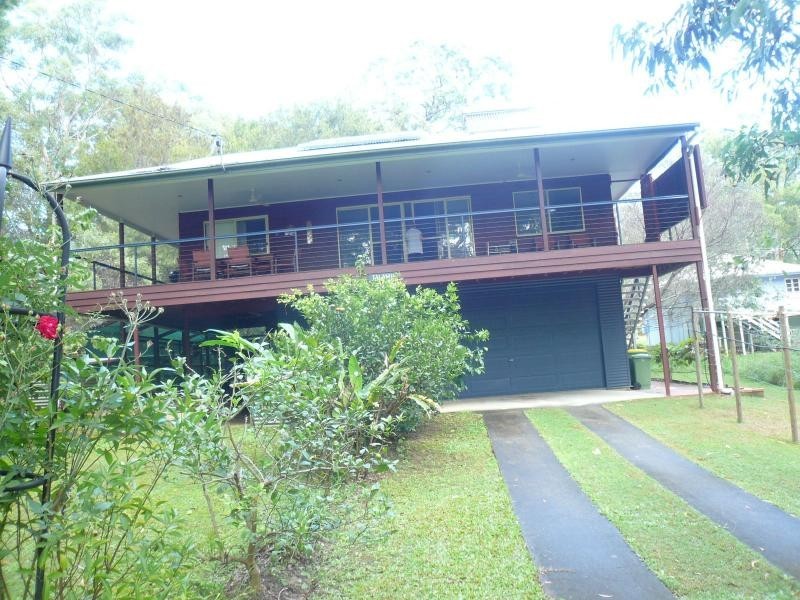 6 Kooberry Street, Macleay Island QLD 4184