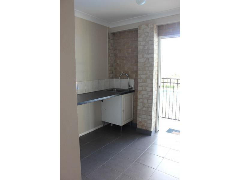 10 Boat Harbour Avenue, Macleay Island QLD 4184
