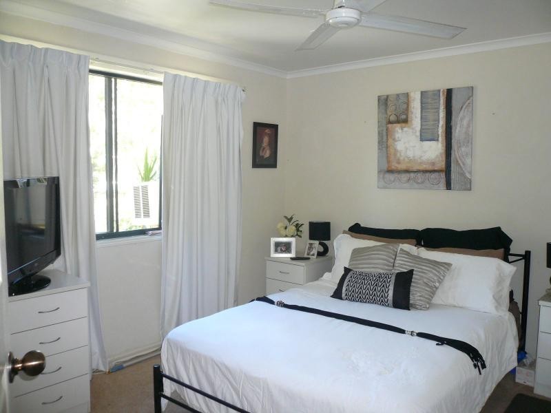 11 Jane Street, Macleay Island QLD 4184