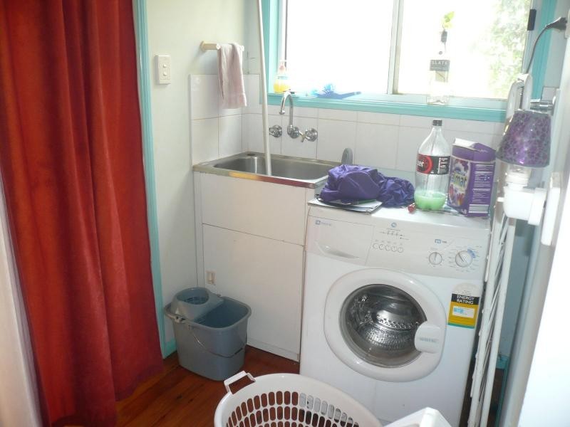 27 Cliff Terrace, Macleay Island QLD 4184