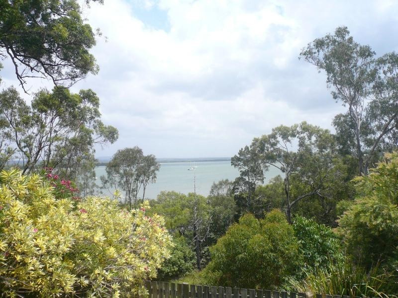 27 Cliff Terrace, Macleay Island QLD 4184