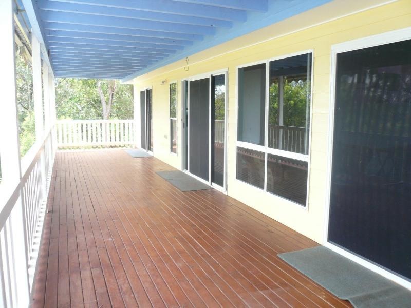27 Cliff Terrace, Macleay Island QLD 4184