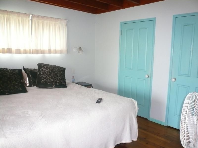 27 Cliff Terrace, Macleay Island QLD 4184