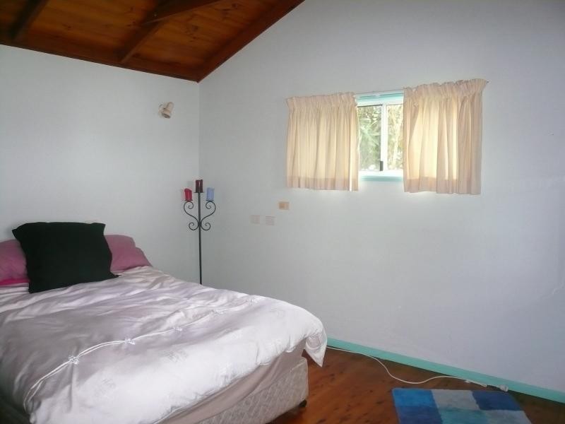 27 Cliff Terrace, Macleay Island QLD 4184