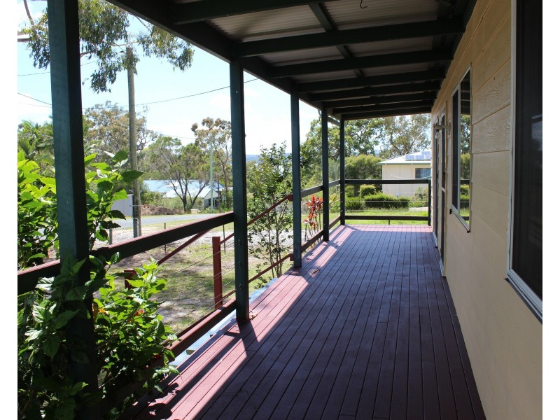 18 Kooberry Street, Macleay Island QLD 4184