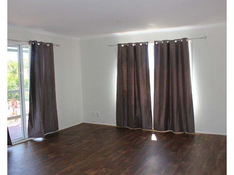 18 Kooberry Street, Macleay Island QLD 4184