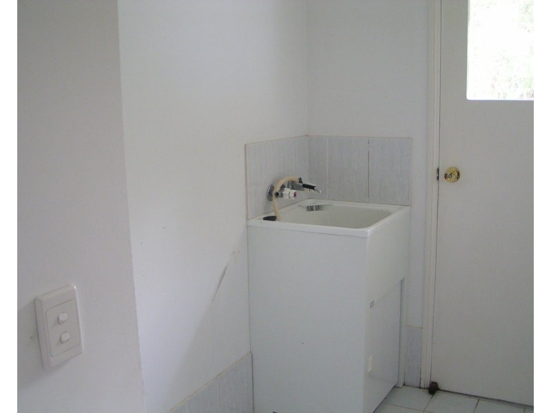 18 Kooberry Street, Macleay Island QLD 4184