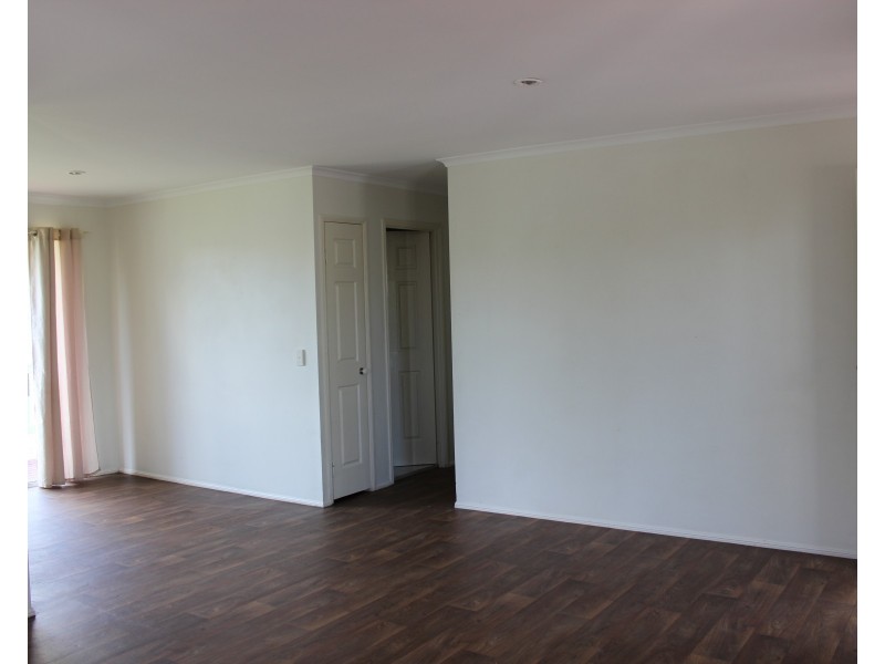 18 Kooberry Street, Macleay Island QLD 4184